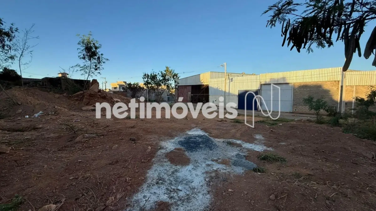 Lote para Venda com área de 1190 m² no bairro Monte Carmelo