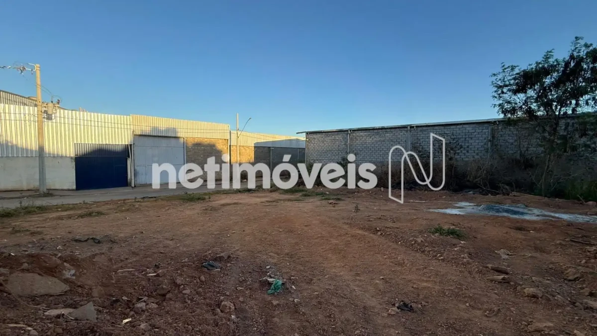 Lote para Venda com área de 1190 m² no bairro Monte Carmelo