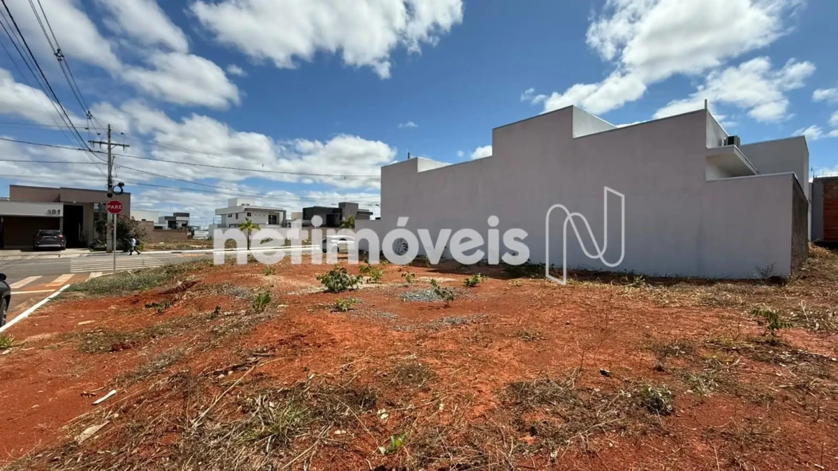 Lote para Venda com área de 207.67 m² no bairro Vila Segura