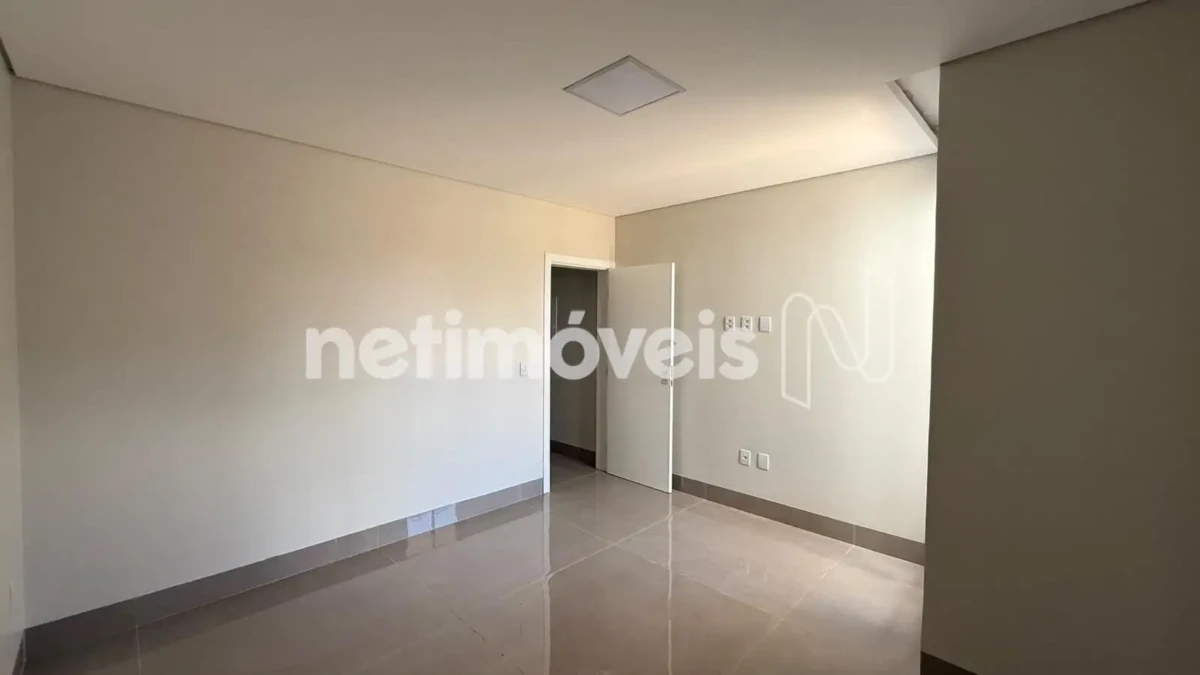 Casa para Venda no bairro Vila Segura