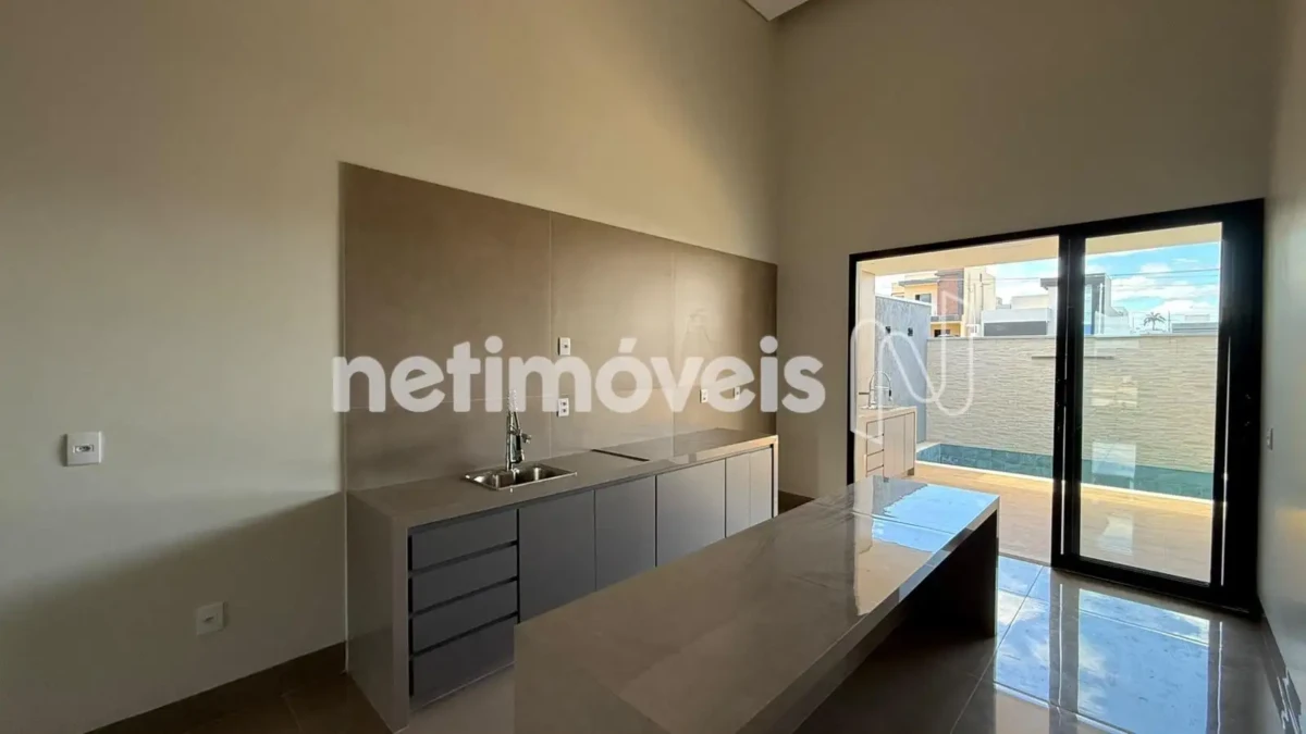Casa para Venda no bairro Vila Segura
