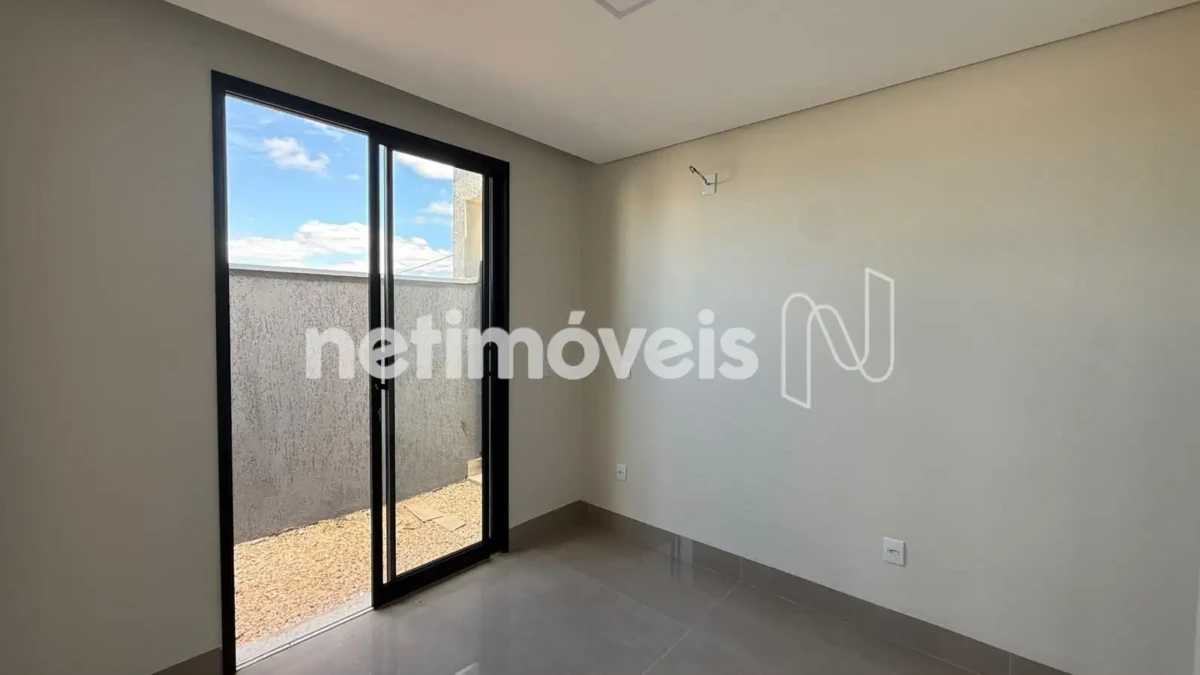 Casa para Venda no bairro Vila Segura