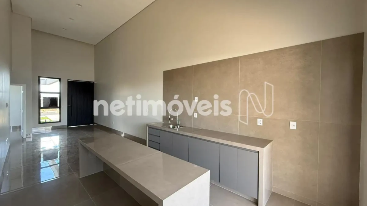 Casa para Venda no bairro Vila Segura