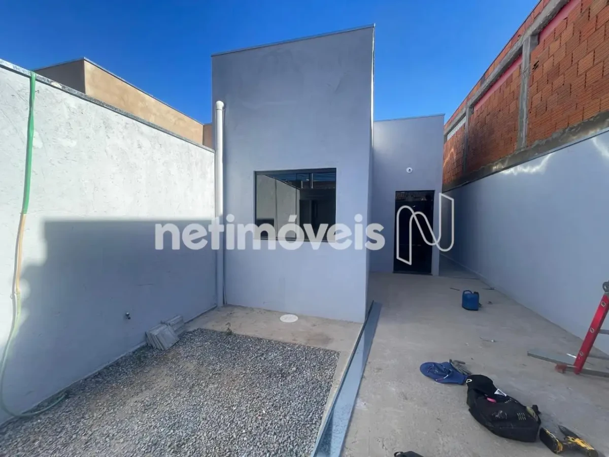 Casa para Venda com 2 quartos no bairro Delfino Magalhães