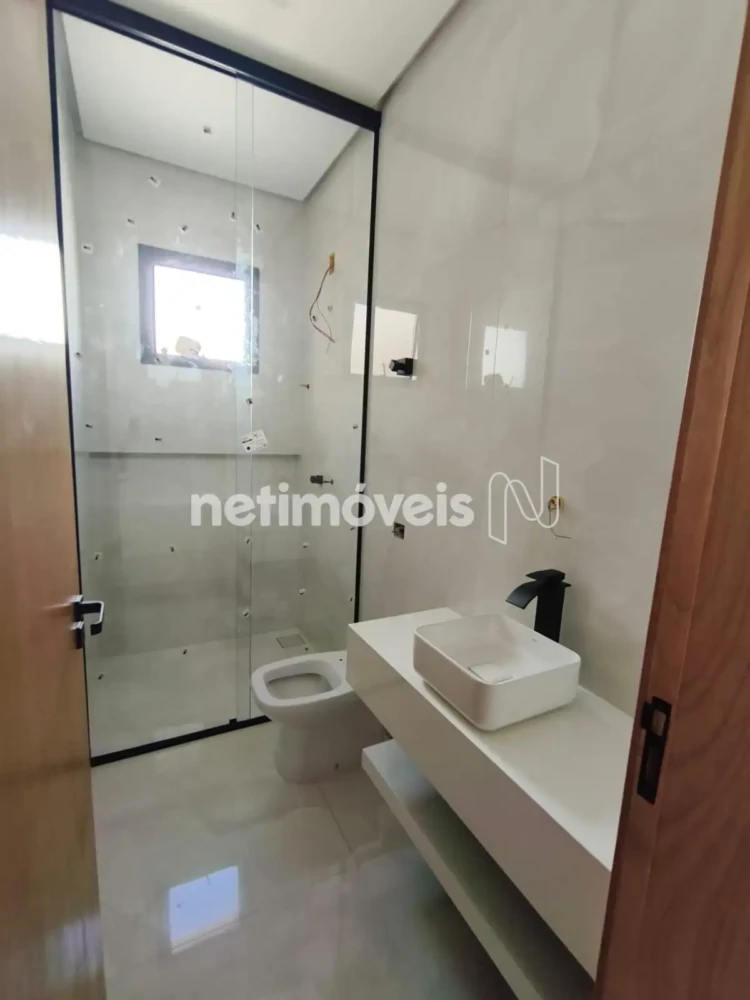 Casa em Condomínio para Venda com 3 quartos no bairro Vila Segura