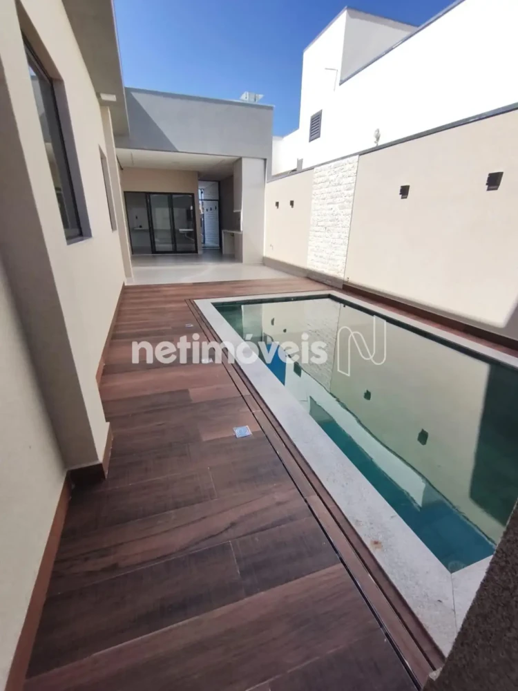 Casa em Condomínio para Venda com 3 quartos no bairro Vila Segura