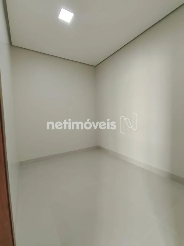 Casa em Condomínio para Venda com 3 quartos no bairro Vila Segura