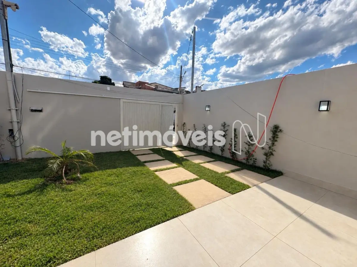 Casa para Venda com 3 quartos no bairro Nossa Senhora de Fátima