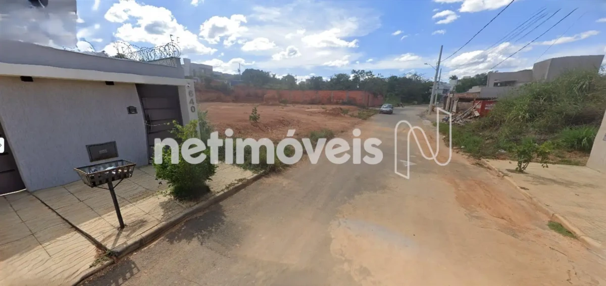 Lote para Venda com área de 240 m² no bairro Ibituruna