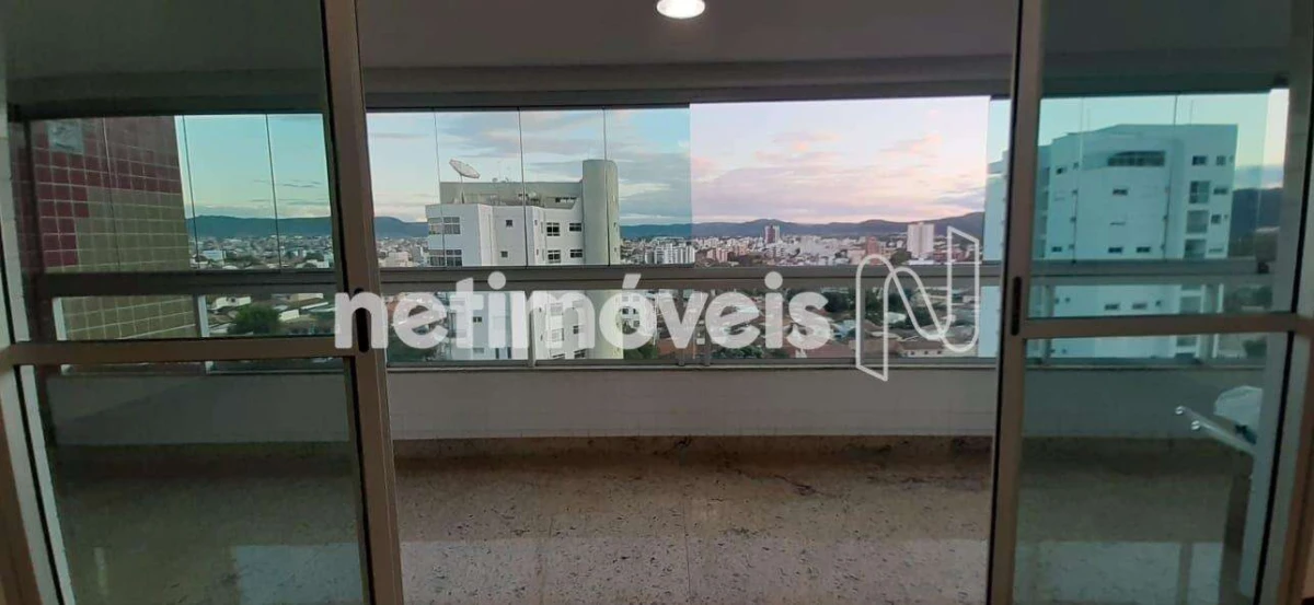 Apartamento para Venda com 4 quartos no bairro Cândida Câmara