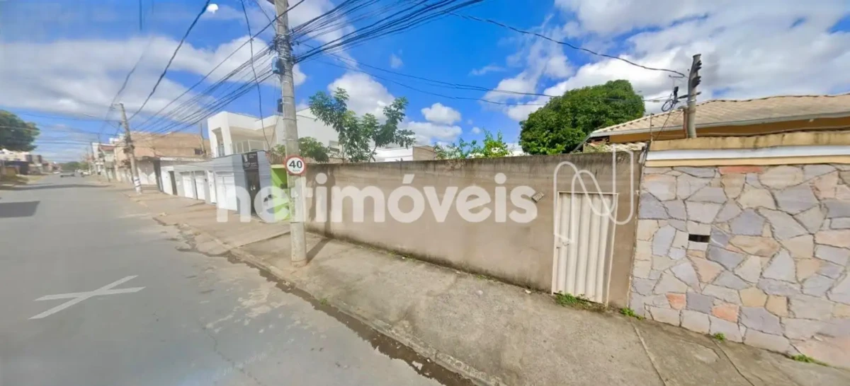 Lote para Venda com área de 300 m² no bairro Maracanã