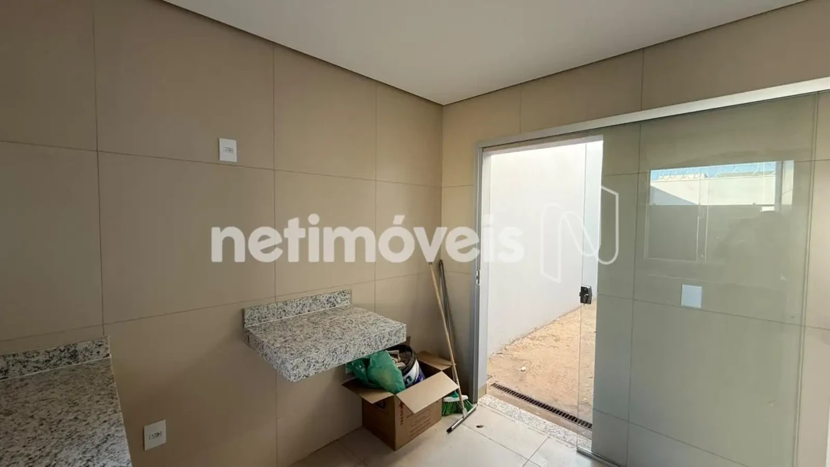 Casa para Venda com 2 quartos no bairro Guarujá