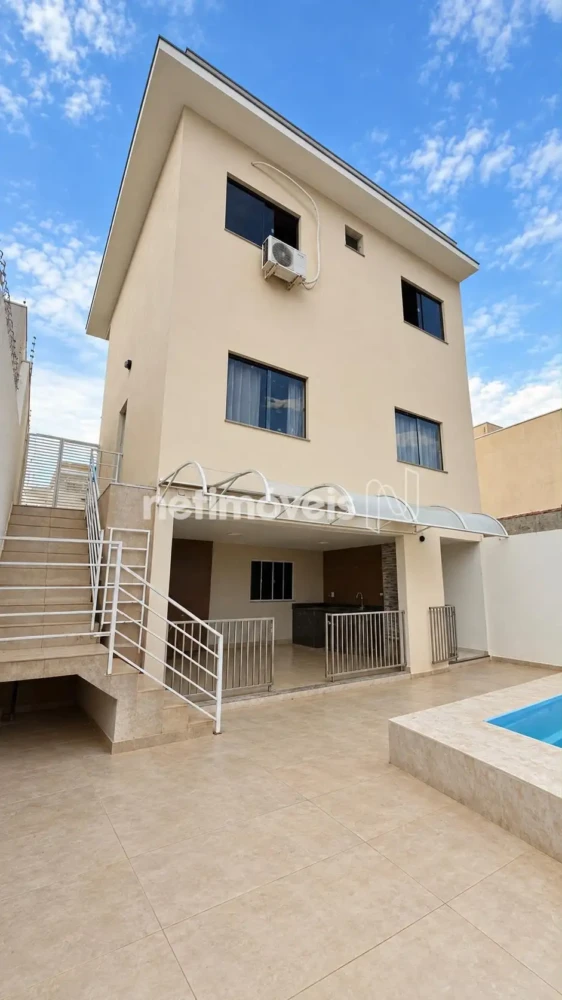 Casa para Venda com 3 quartos no bairro Vila Nova