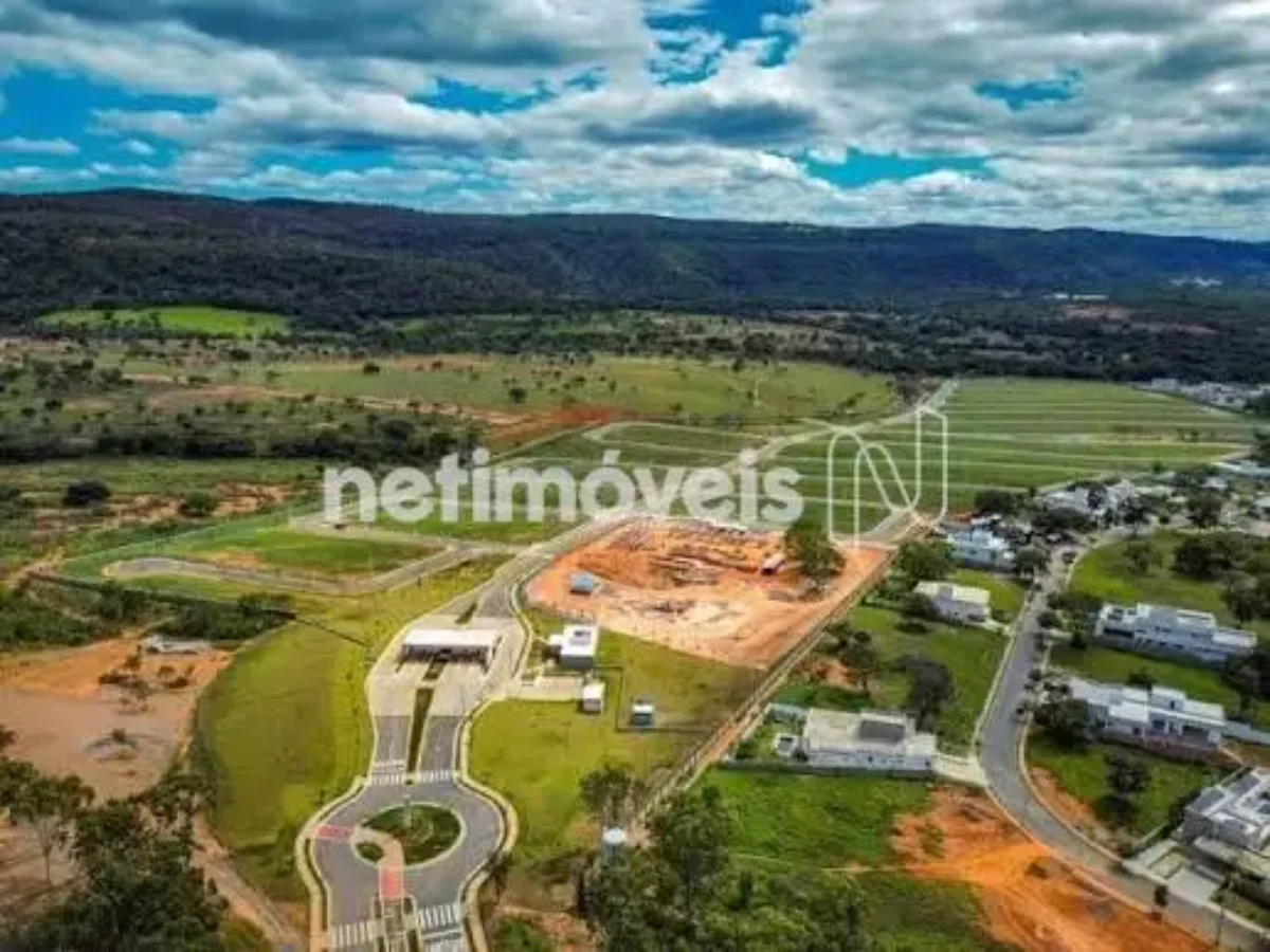 Lote para Venda com área de 305.1 m² no bairro Residencial Terras Alphaville