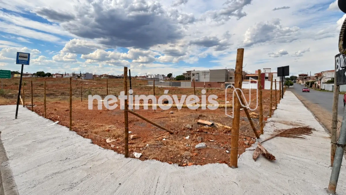 Lote para Venda com área de 836.85 m² no bairro Conjunto Residencial Jk