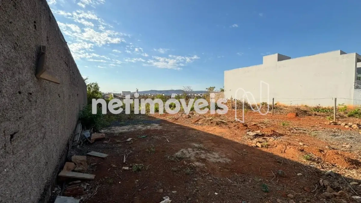 Lote para Venda com área de 364 m² no bairro Ibituruna