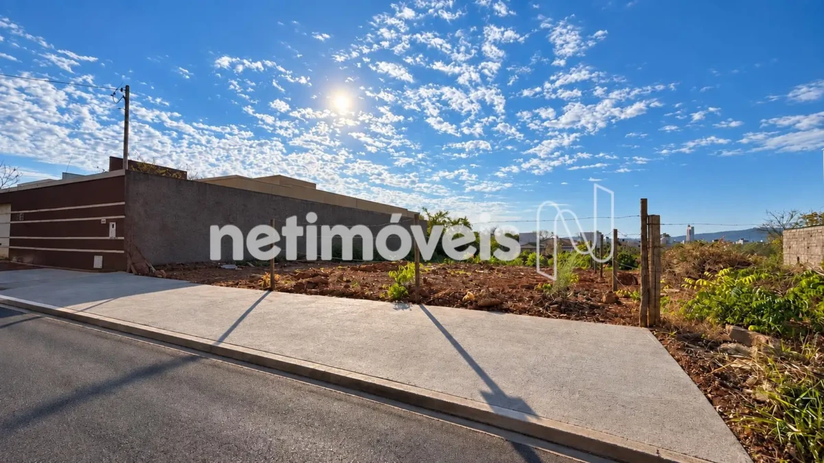 Lote para Venda com área de 364 m² no bairro Ibituruna