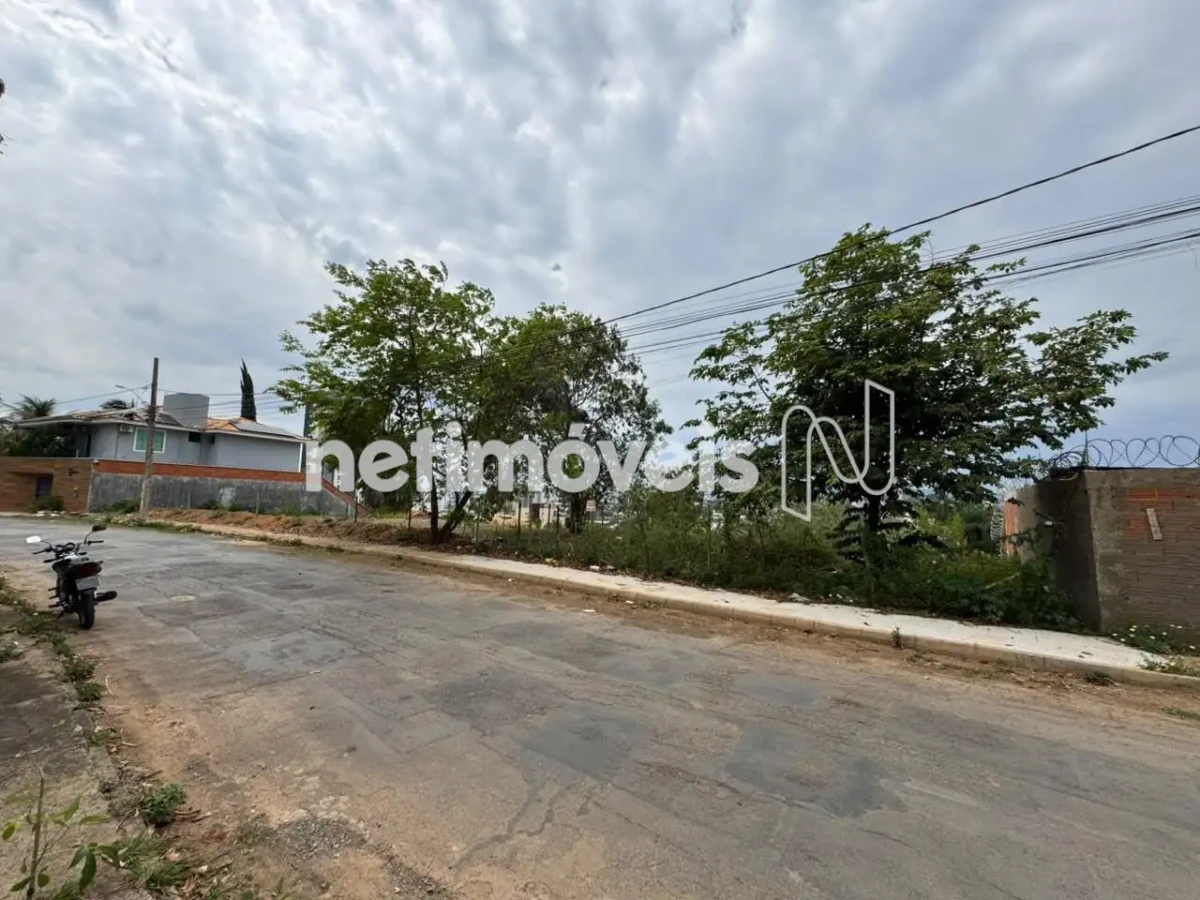 Lote para Venda com área de 1005 m² no bairro Ibituruna