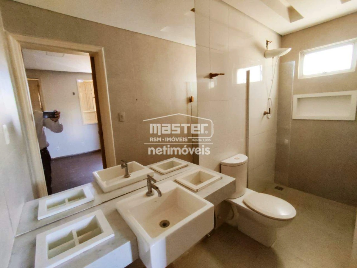 Casa para Locação com 4 quartos no bairro Melo