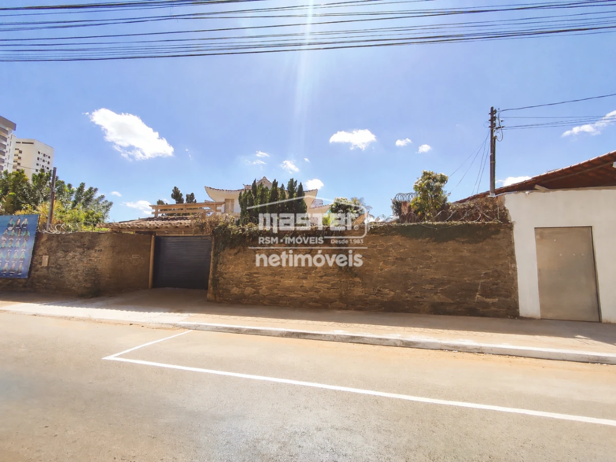 Casa para Locação com 4 quartos no bairro Melo