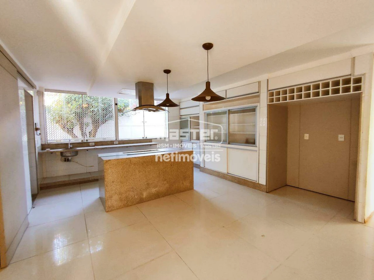 Casa para Locação com 4 quartos no bairro Melo