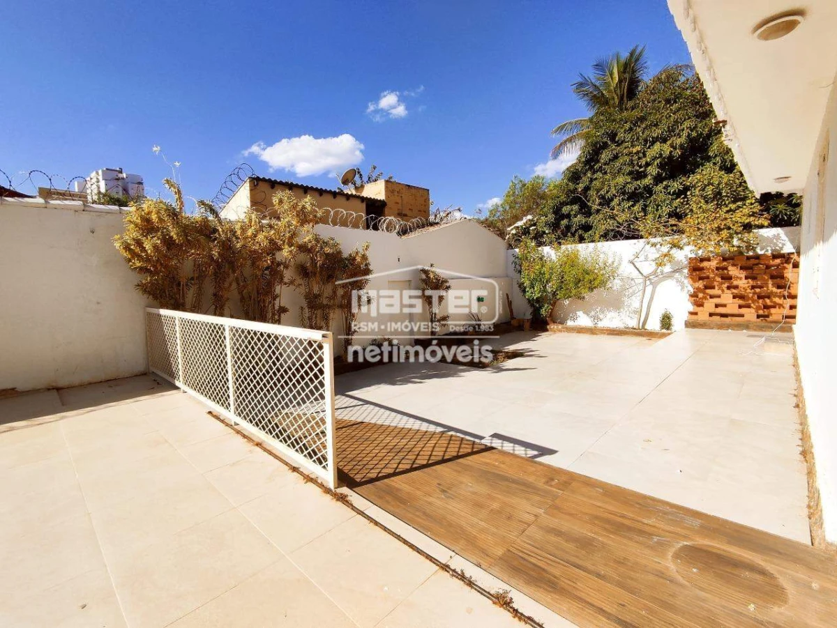 Casa para Locação com 4 quartos no bairro Melo