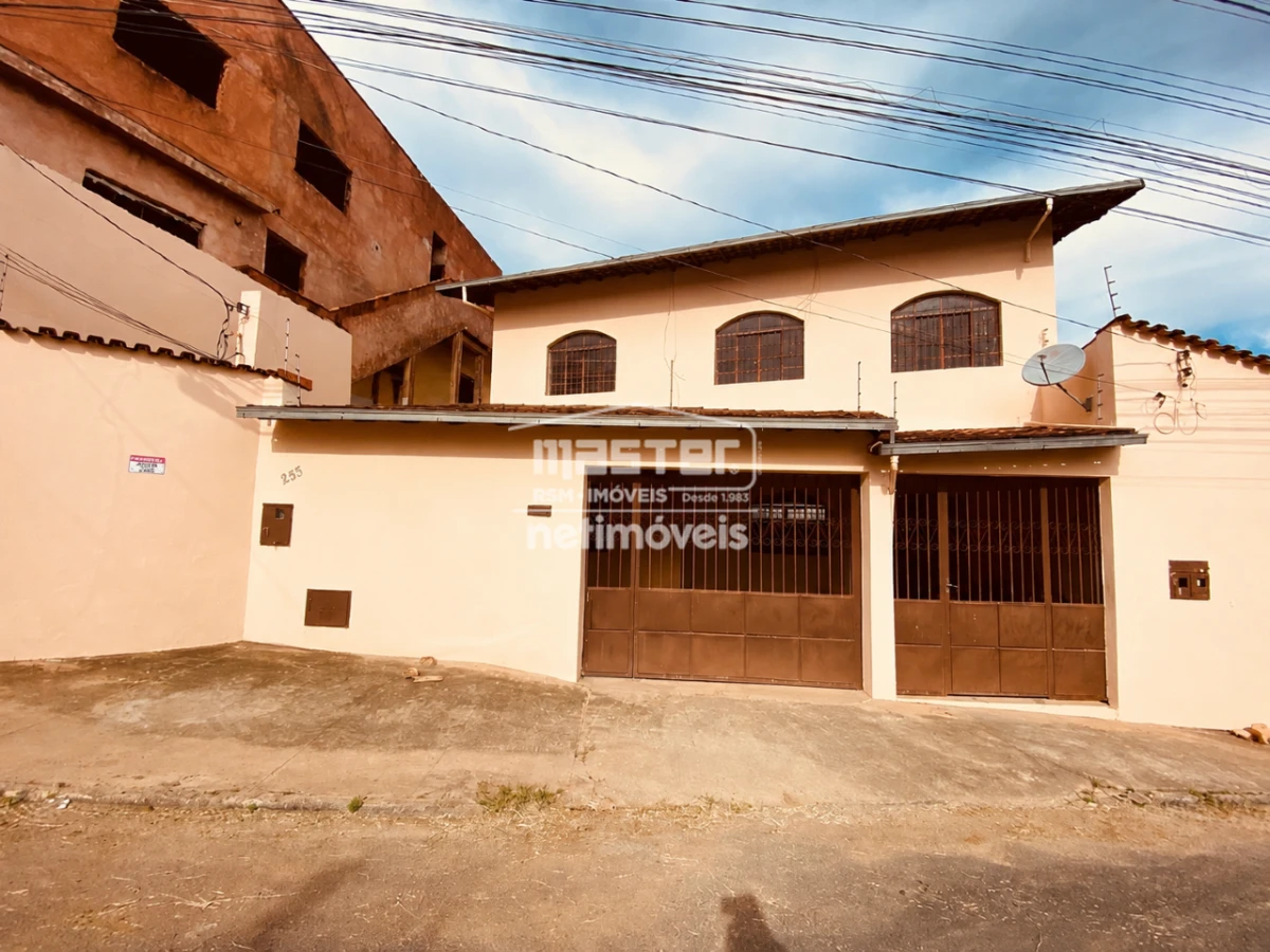 Casa para Locação com 4 quartos no bairro Santa Rita