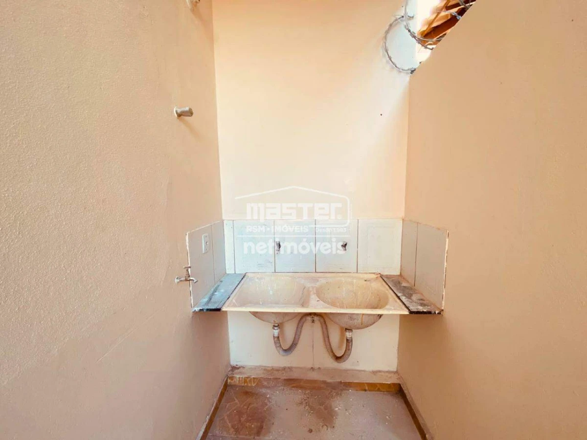 Casa para Locação com 2 quartos no bairro Carmelo