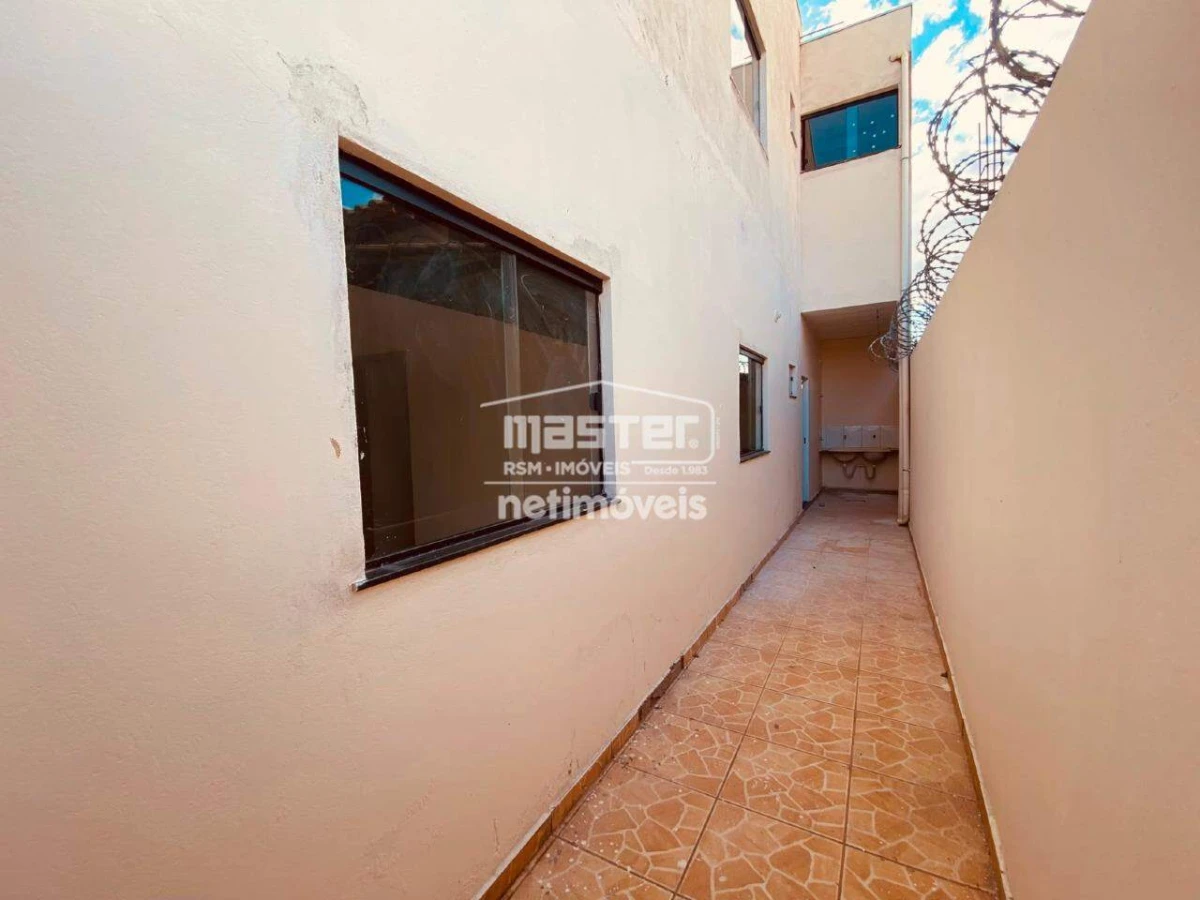 Casa para Locação com 2 quartos no bairro Carmelo