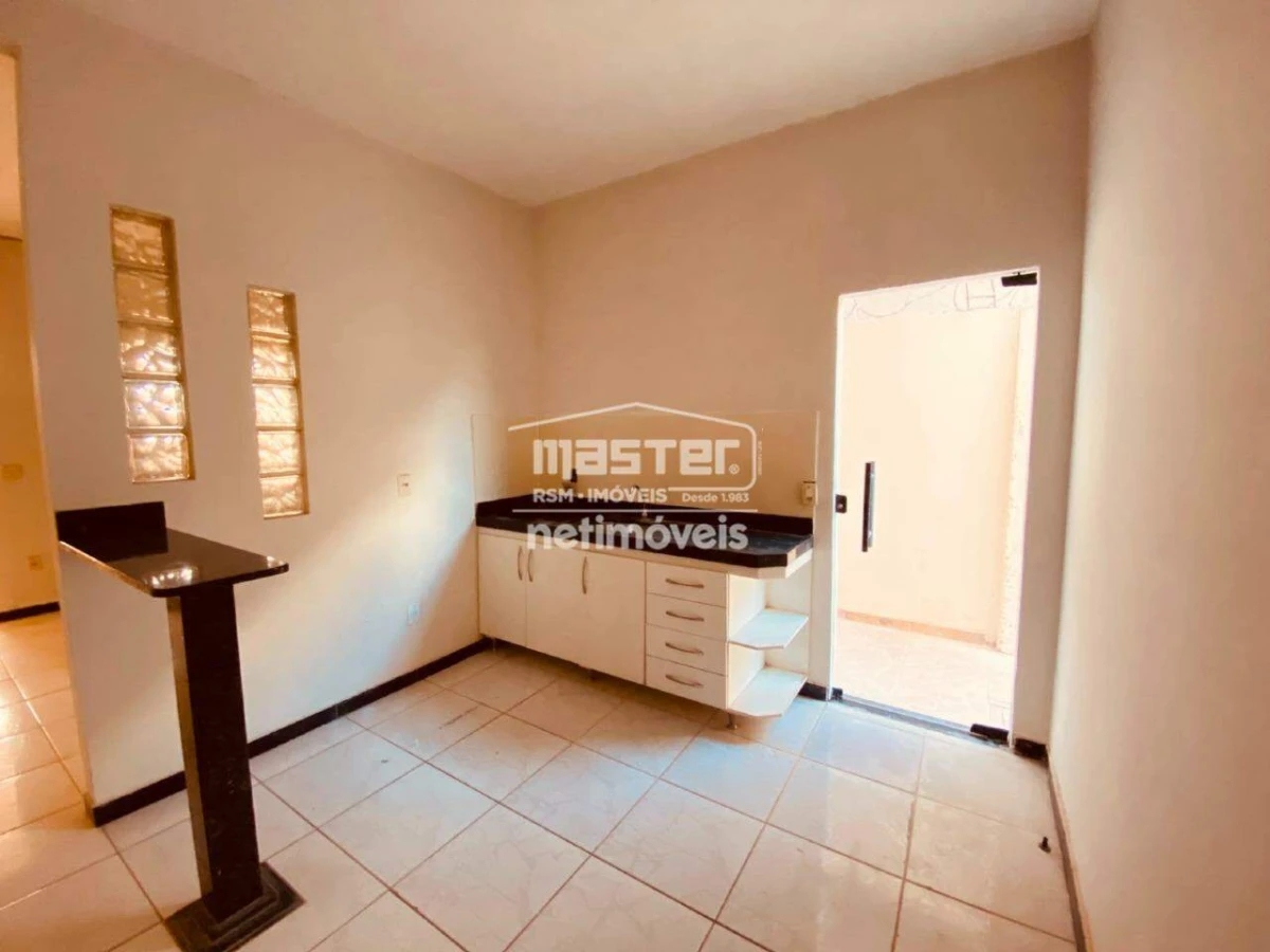 Casa para Locação com 2 quartos no bairro Carmelo