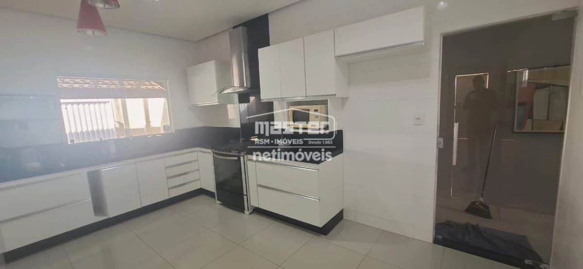 Casa Mobiliado para Locação com 3 quartos no bairro Planalto