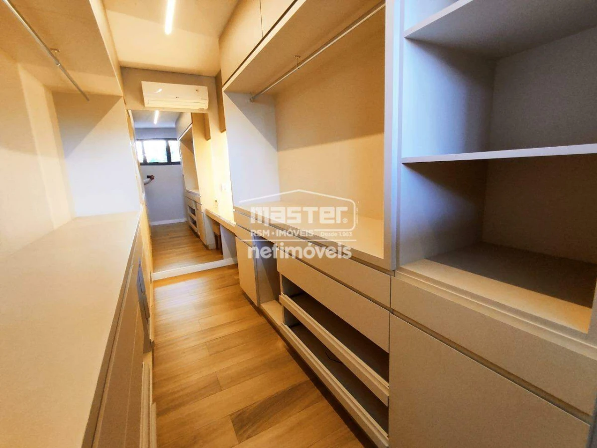 Casa em Condomínio Mobiliado para Locação com 4 quartos no bairro Funcionários