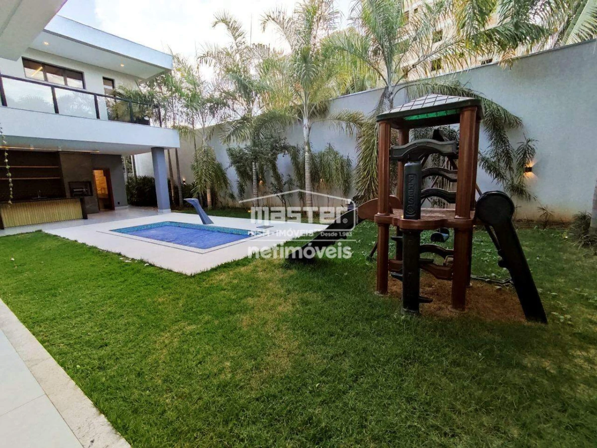 Casa em Condomínio Mobiliado para Locação com 4 quartos no bairro Funcionários