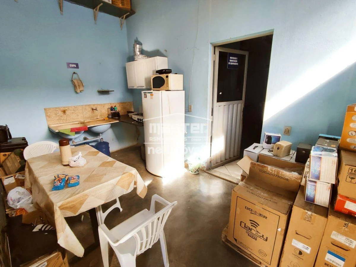 Ponto Comercial para Locação de área principal de 292,83 m² no bairro Melo