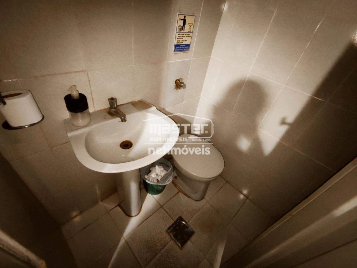Ponto Comercial para Locação de área principal de 292,83 m² no bairro Melo