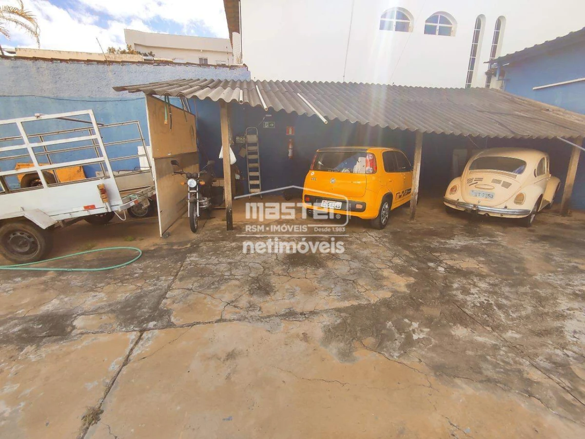Ponto Comercial para Locação de área principal de 292,83 m² no bairro Melo