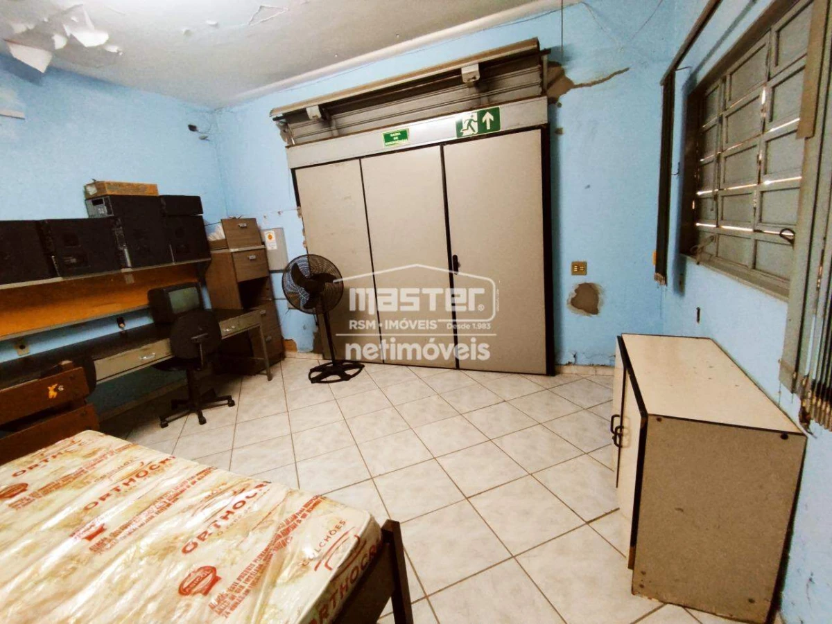 Ponto Comercial para Locação de área principal de 292,83 m² no bairro Melo