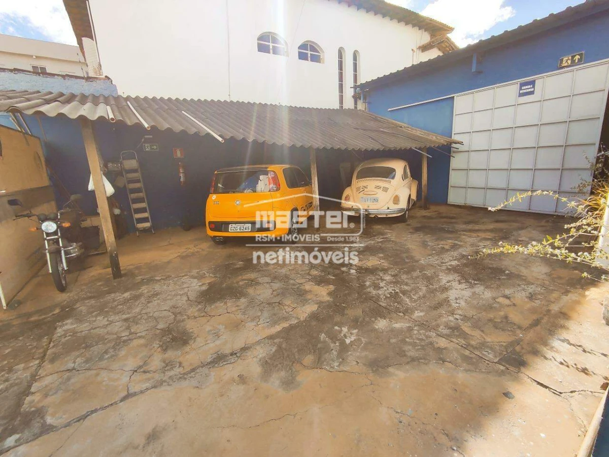 Ponto Comercial para Locação de área principal de 292,83 m² no bairro Melo