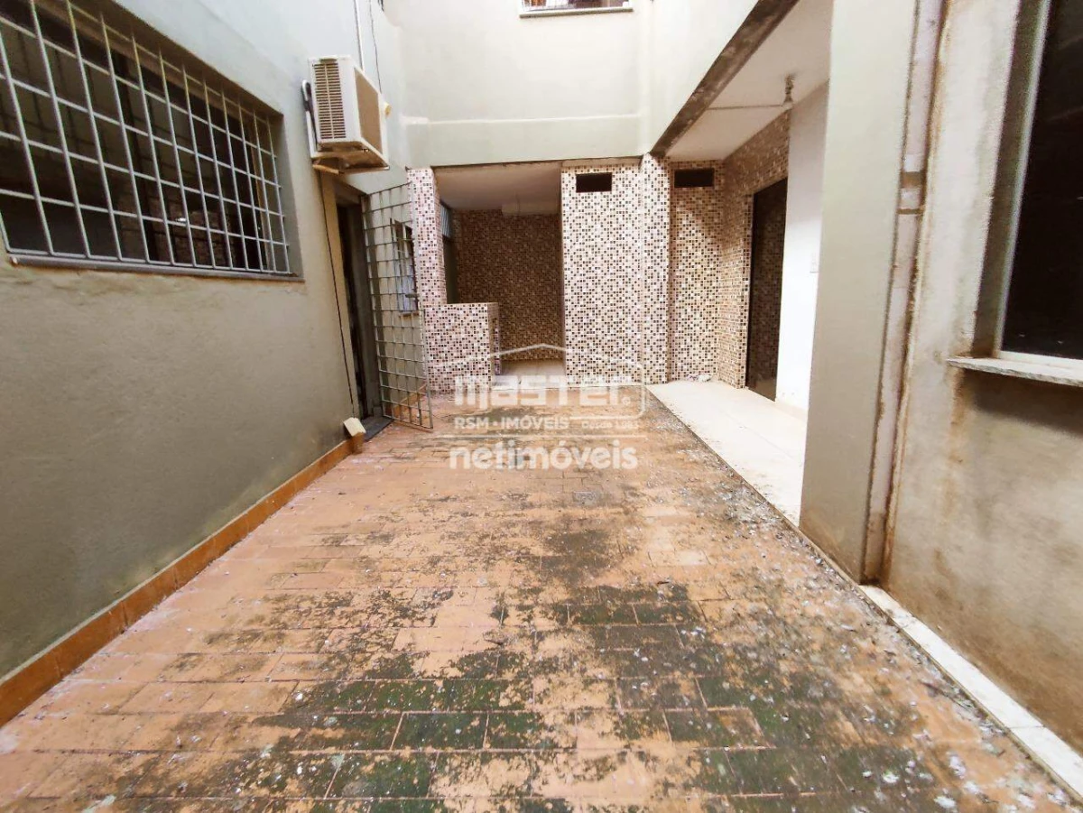 Prédio para Locação com 10 salas no bairro Centro em Montes Claros