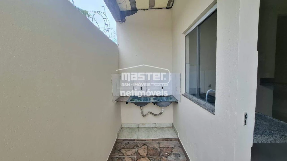 Casa para Locação com 2 quartos no bairro Monte Carmelo