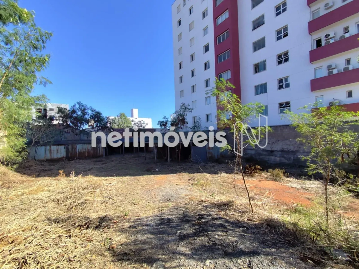 Lote para Venda com área de 1017 m² no bairro Centro