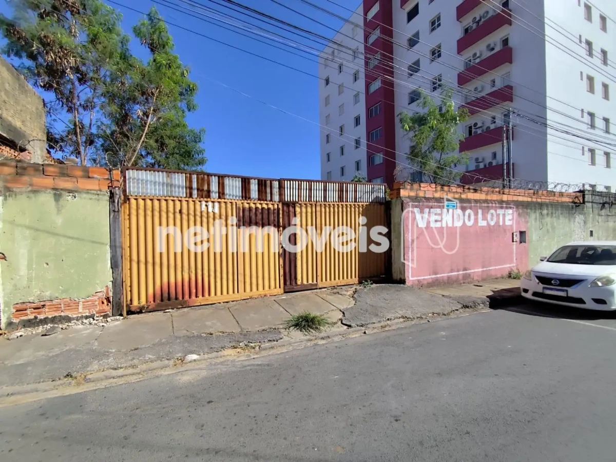 Lote para Venda com área de 1017 m² no bairro Centro