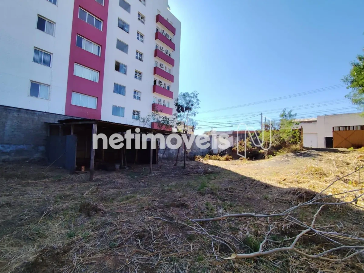 Lote para Venda com área de 1017 m² no bairro Centro