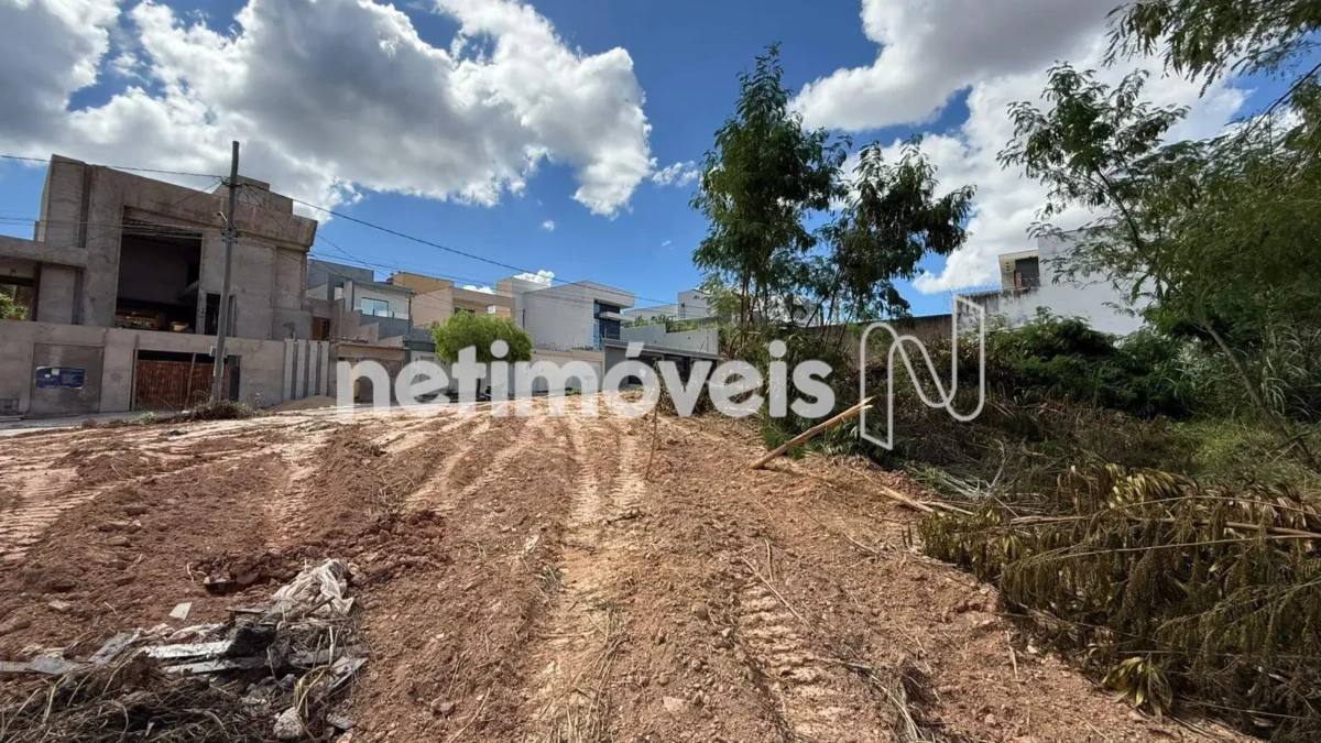 Lote para Venda com área de 609 m² no bairro Ibituruna