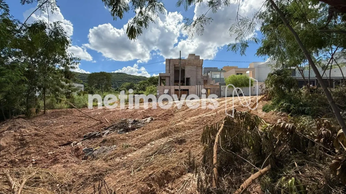 Lote para Venda com área de 609 m² no bairro Ibituruna