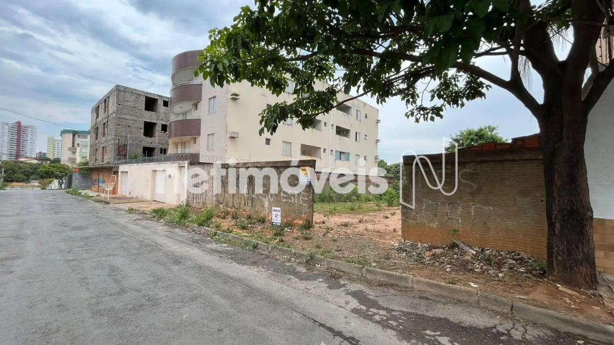Lote para Venda com área de 450 m² no bairro Morada do Sol