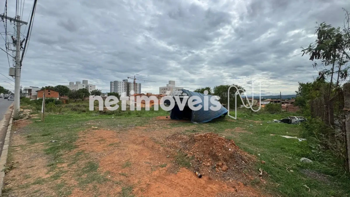 Lote para Venda com área de 1800 m² no bairro Planalto