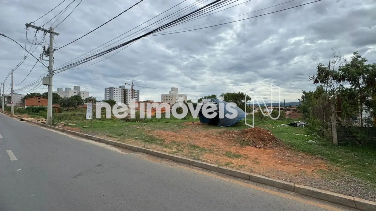 Lote para Venda com área de 1800 m² no bairro Planalto