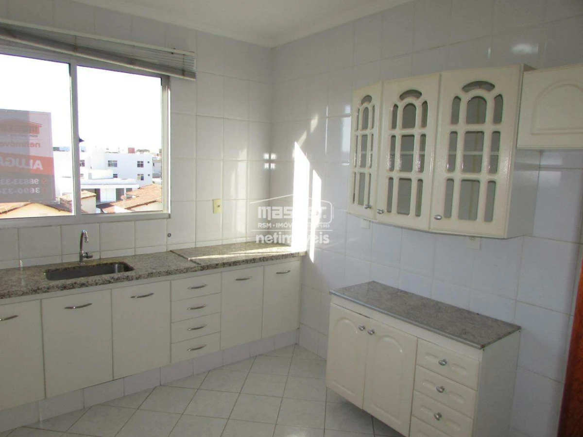 Apartamento para Locação com 3 quartos no bairro São José
