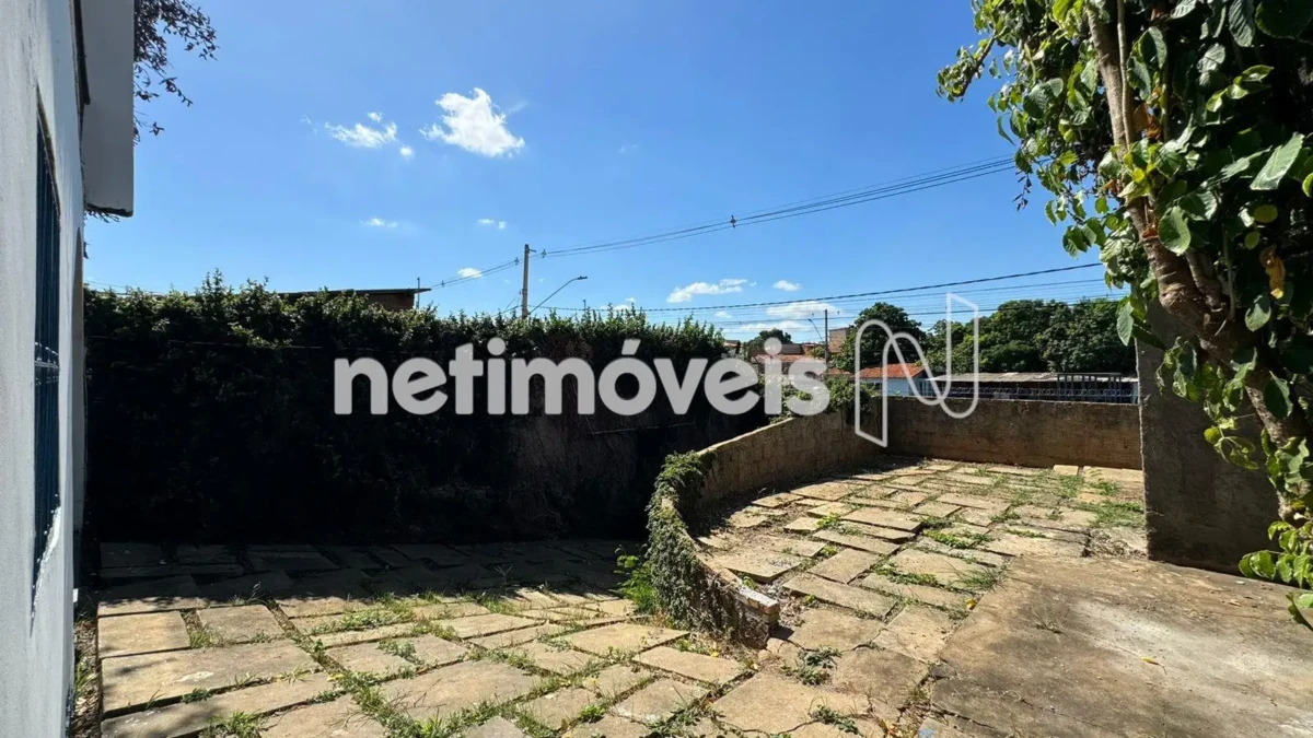 Casa para Venda com 3 quartos no bairro Sagrada Família